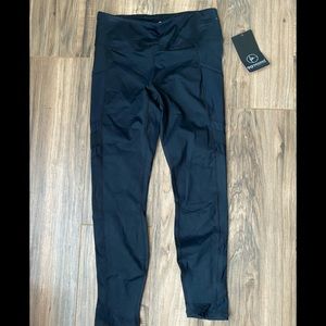 Black 90 degrees by reflex leggings.